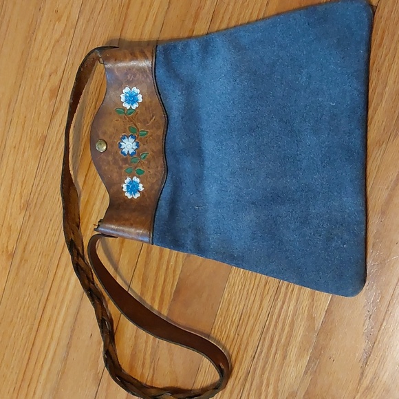 Vintage Handbags - Vintage Leather Floral Purse